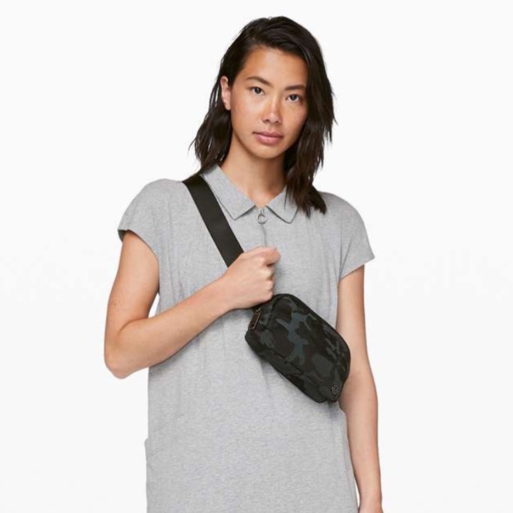 lululemon Everywhere Belt Bag *1L Camouflage (metal hardware)